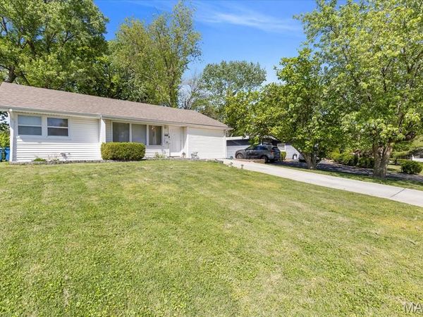 8409 Engler Avenue, St John, MO 63114