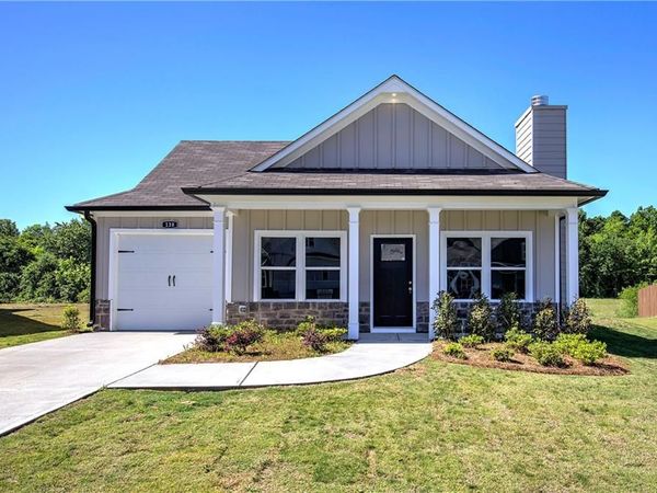 138 Sunflower Circle NE, Cartersville, GA 30121