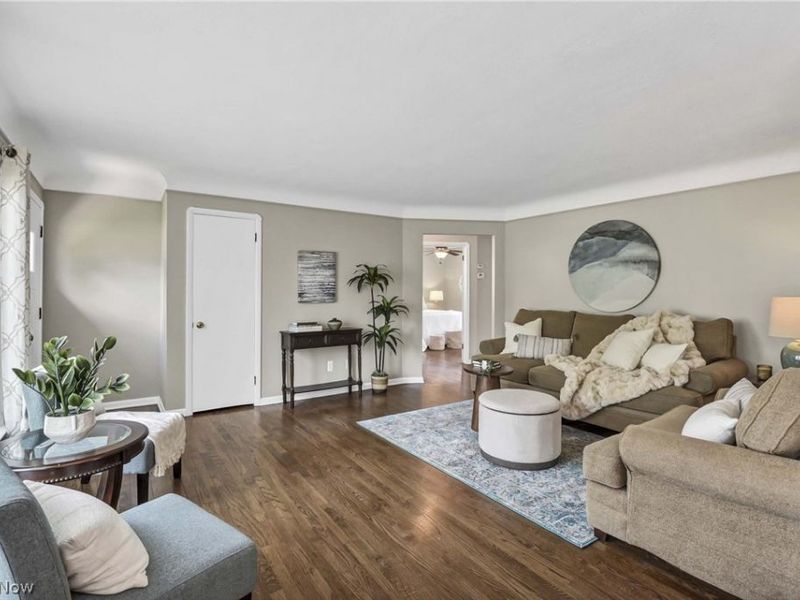 6469 Anita Drive , Parma Heights, OH 44130 Photo 2