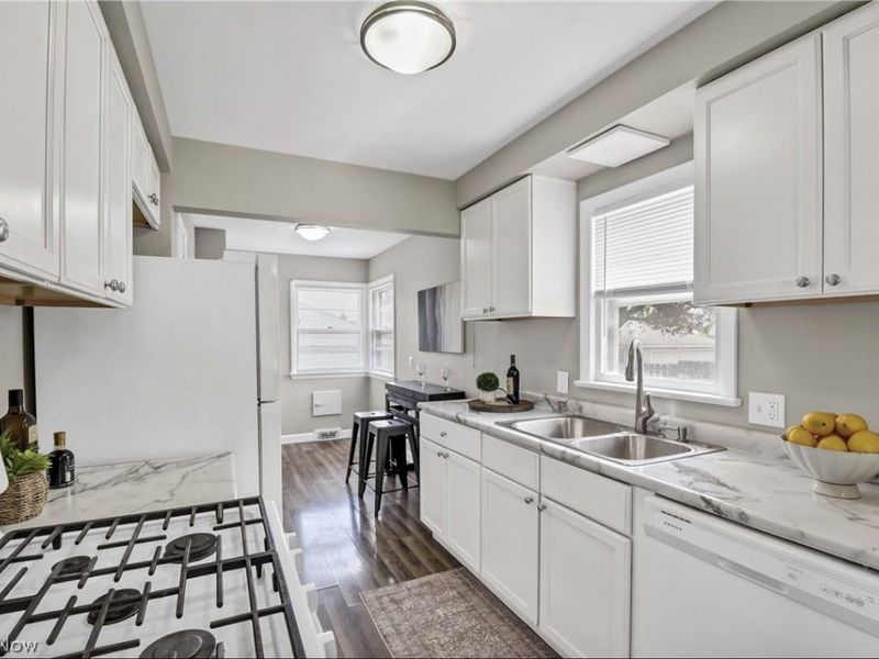 6469 Anita Drive , Parma Heights, OH 44130 Photo 3