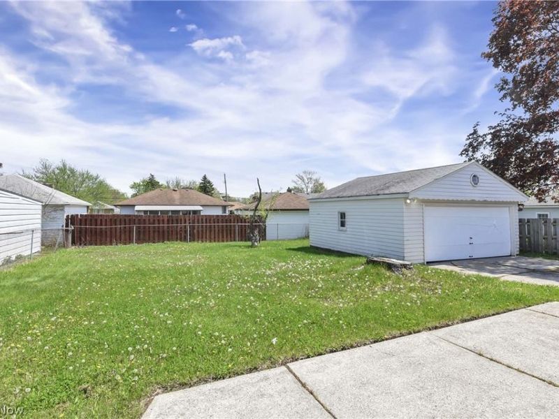 6469 Anita Drive , Parma Heights, OH 44130 Photo 30