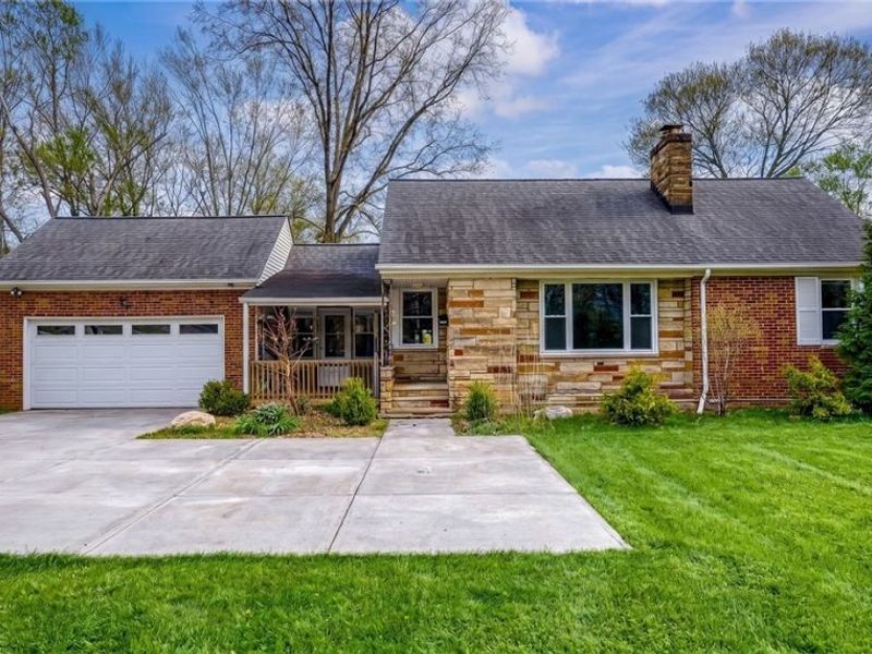 2031 W Pleasant Valley Road , Parma, OH 44134 Photo 1