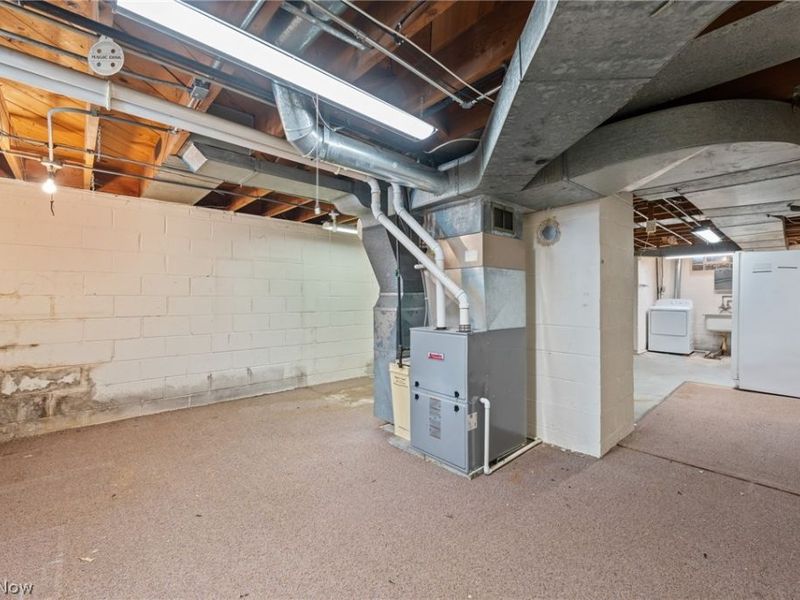 2031 W Pleasant Valley Road , Parma, OH 44134 Photo 29