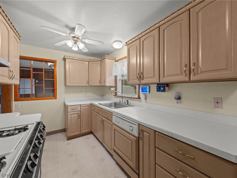 2031 W Pleasant Valley Road , Parma, OH 44134 Photo 6