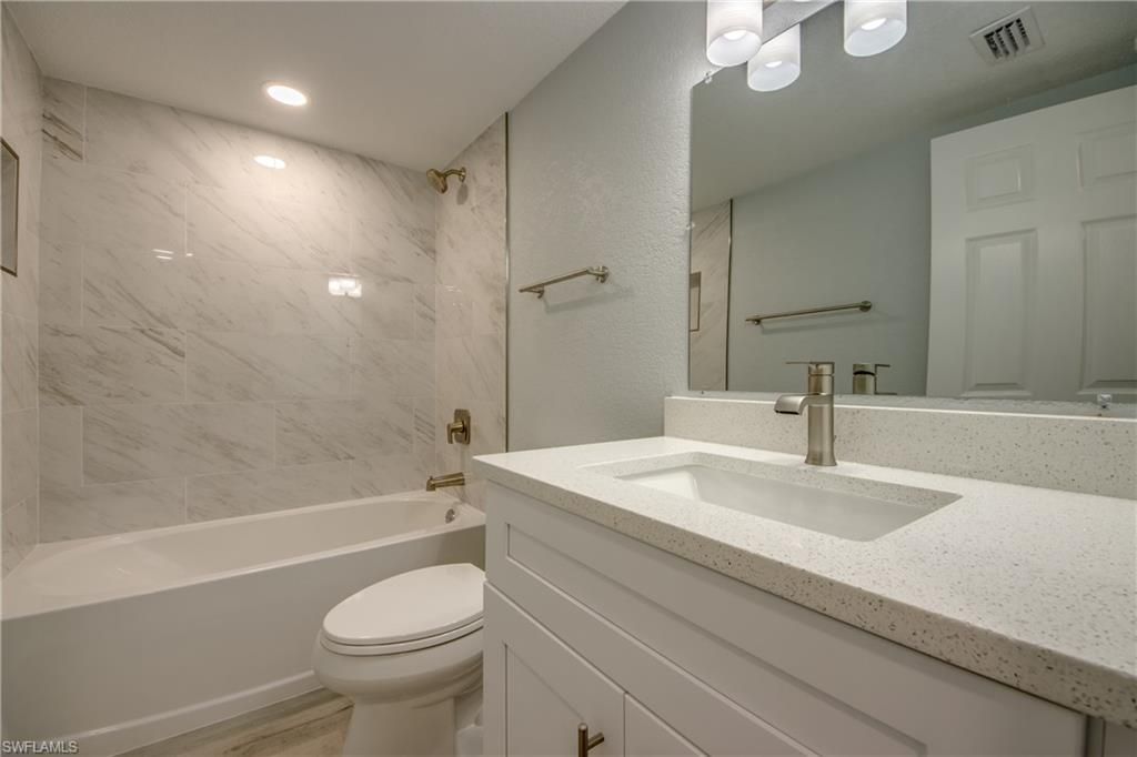 16881 Davis Rd , Unit 116, Fort Myers, FL 33908 Photo