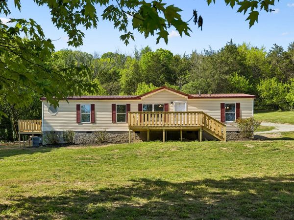 1085 Hawkins Branch Rd , Bethpage, TN 37022