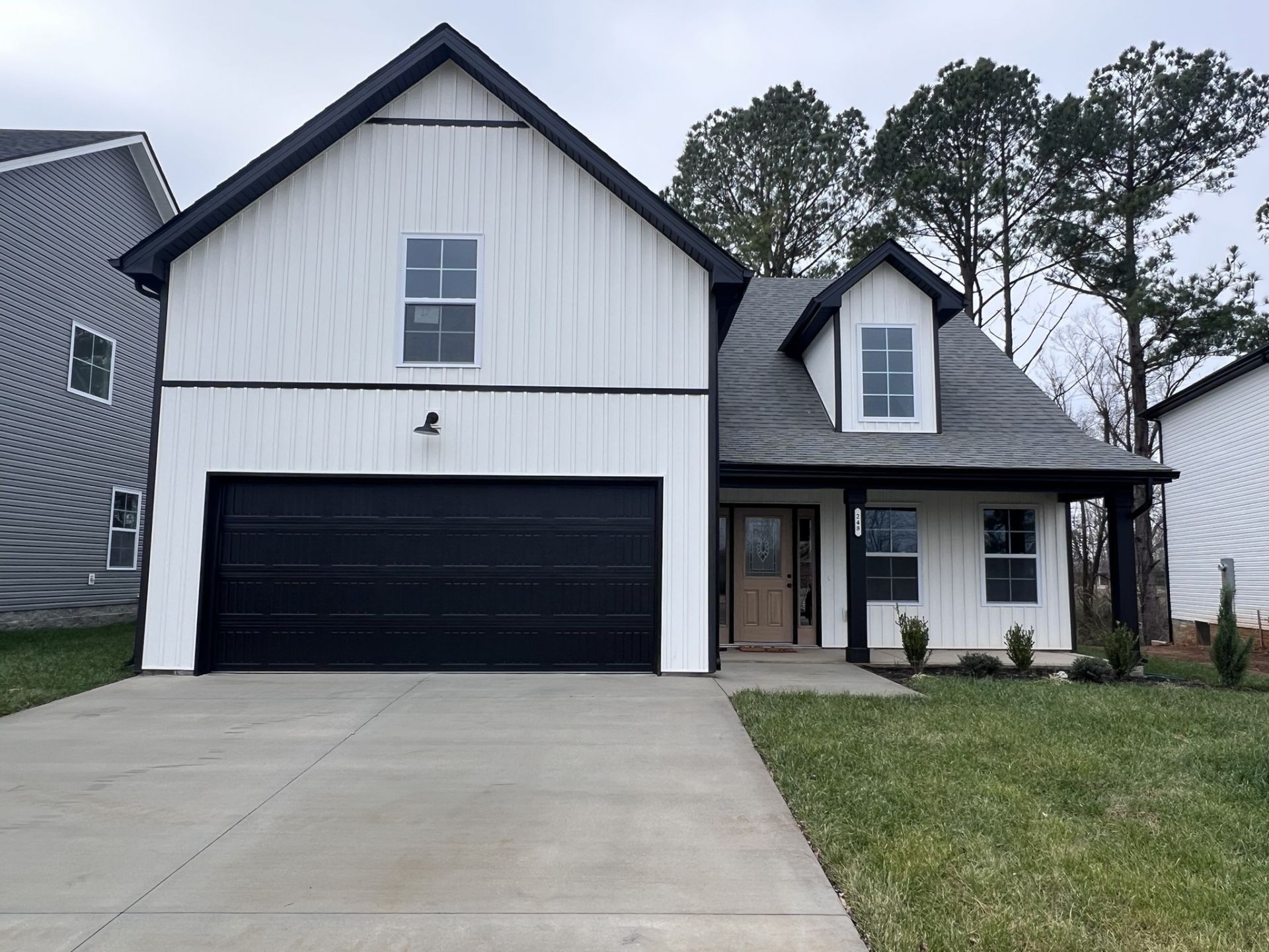240 Switchgrass Dr , Clarksville, TN 37042 Main Photo