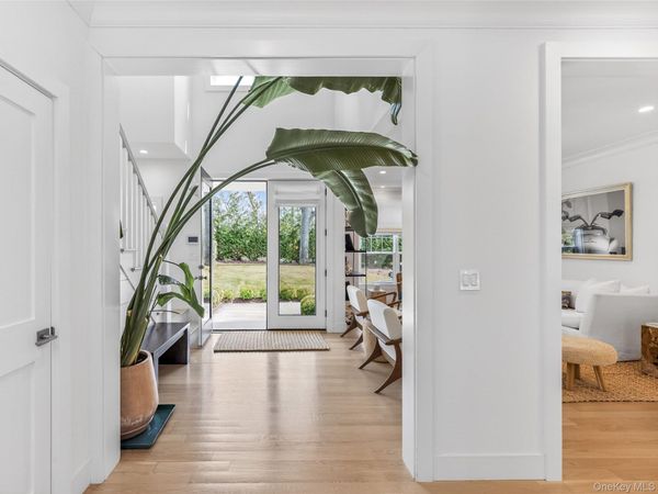 17 Bay View Road N, Southampton, NY 11968