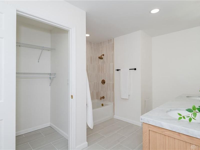 6013 Gothic Place, Washington Township, OH 45459 Photo 25