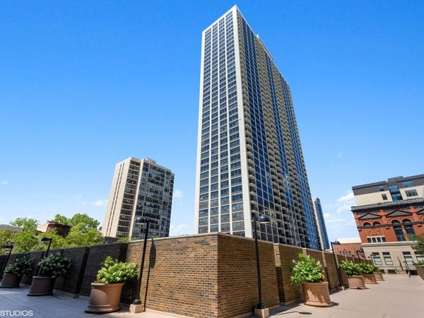 1560 N Sandburg Terrace , Unit 807, Chicago, IL 60610