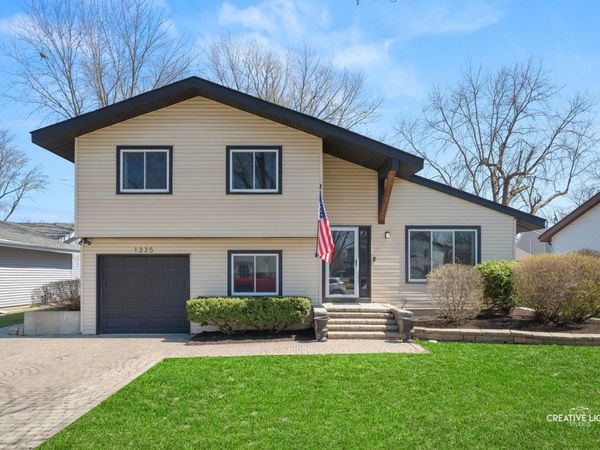 1335 Foxcroft Drive , Aurora, IL 60506