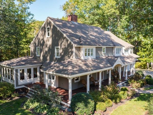 137 Fairoaks Ln, Cohasset, MA 02025