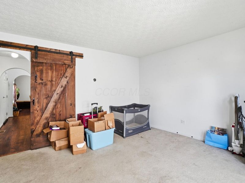 942 Okatie Drive, Galloway, OH 43119 Photo 6