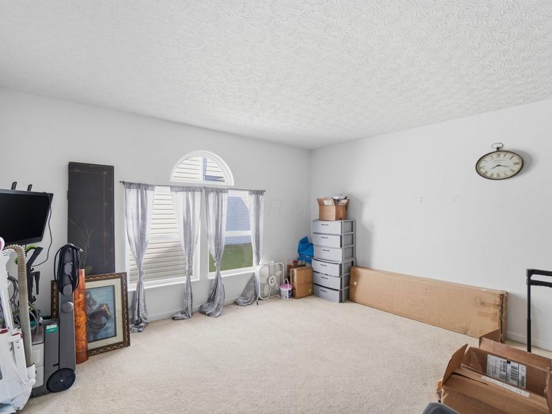 942 Okatie Drive, Galloway, OH 43119 Photo 7