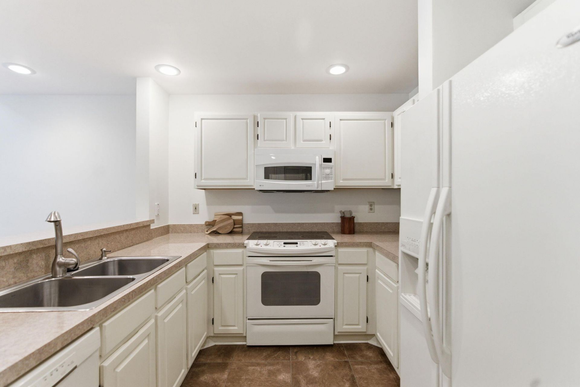 176 River Breeze Drive Photo 11