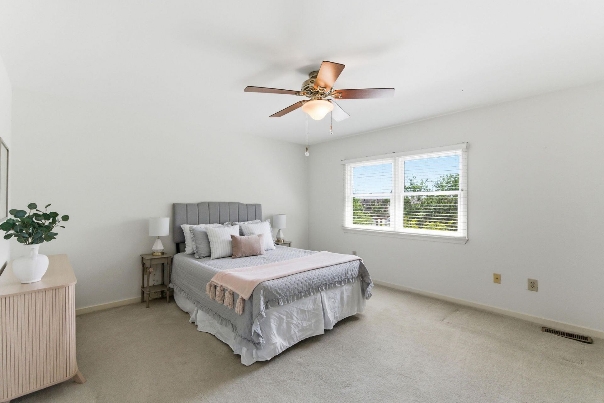 176 River Breeze Drive Photo 14