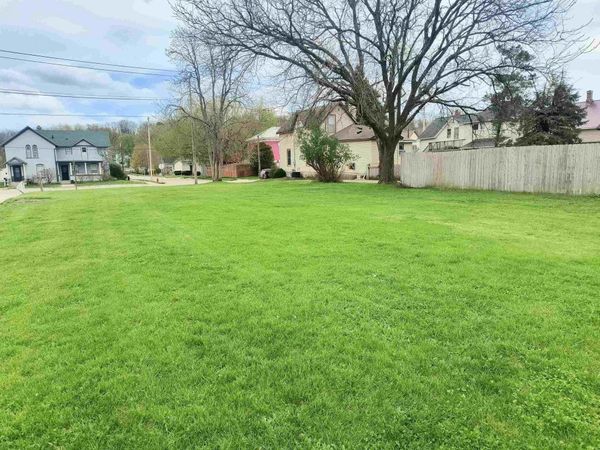 337 Washington , Decorah, IA 52101