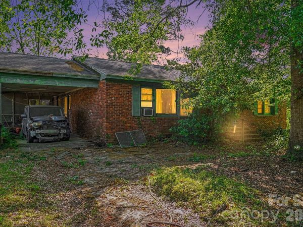 105 W Temple Avenue , Rockingham, NC 28380