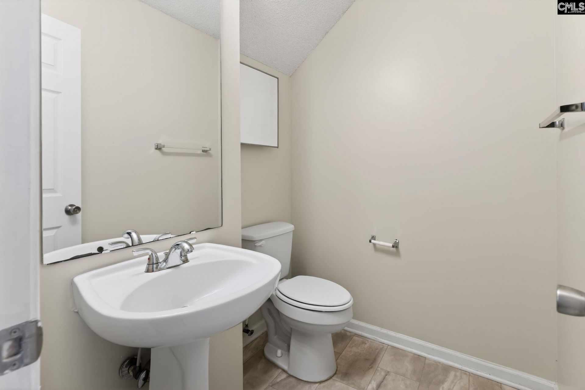6 Elders Pond Court Photo 29