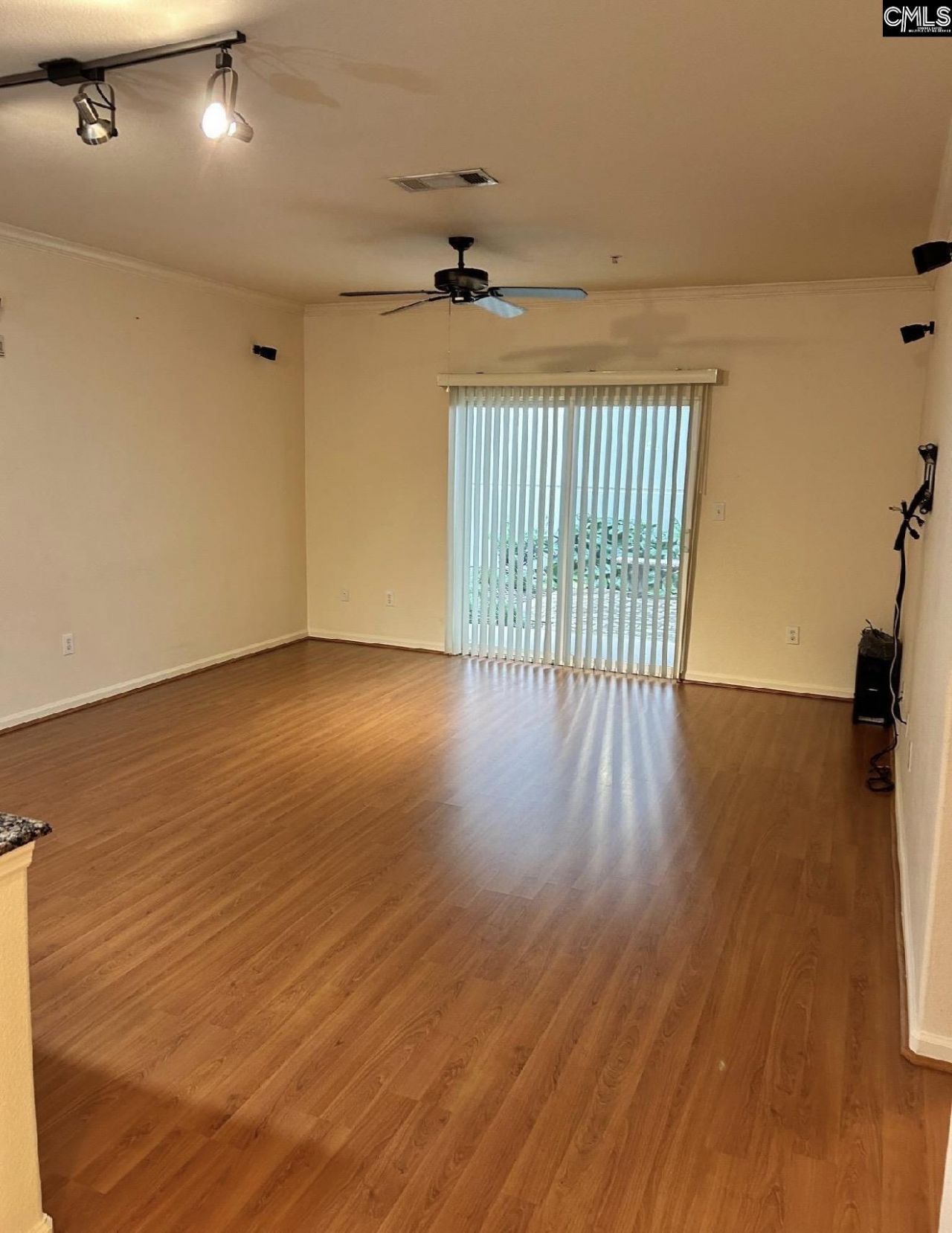 1085 Shop Road Photo 2