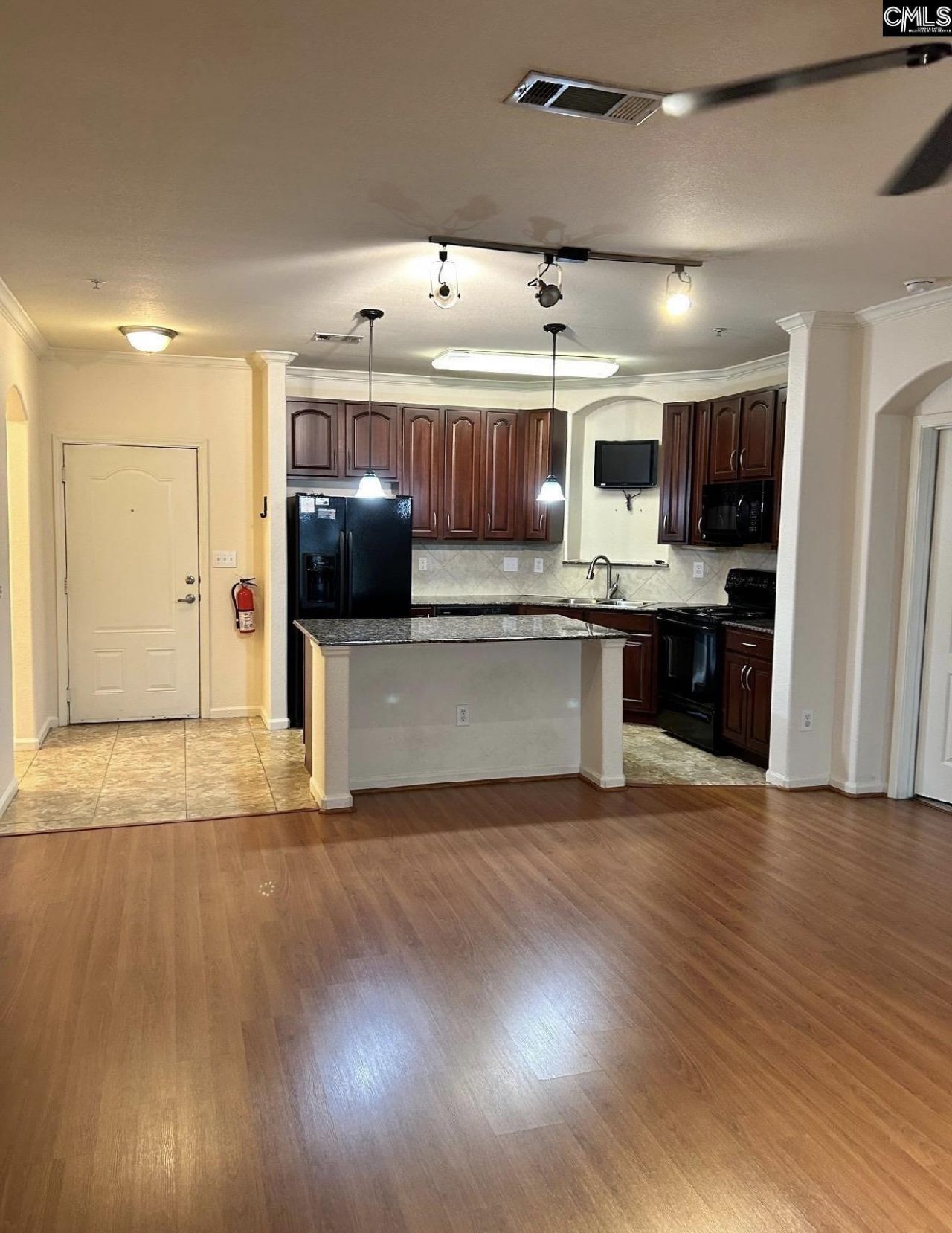 1085 Shop Road Photo 3