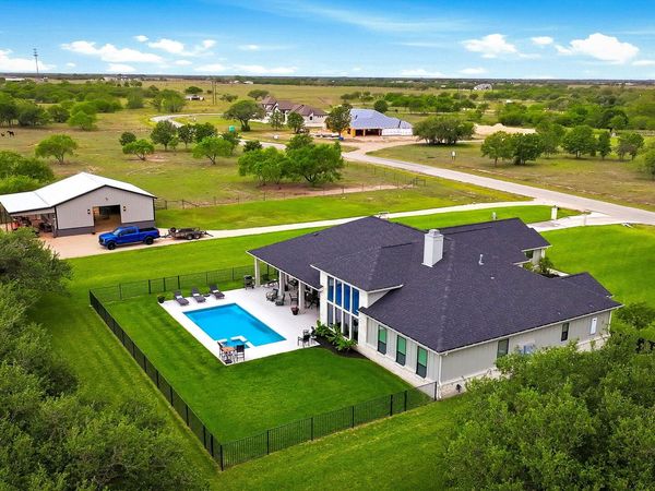131 WRIGHT CREEK RD, Victoria, TX 77905