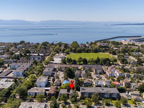 257 Michigan St , Victoria, BC V8V 1R4