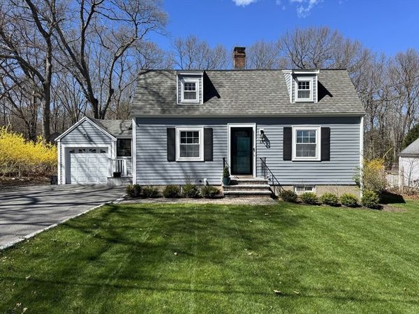 17 June St, Westwood, MA 02090