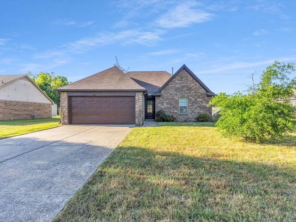 3960 SHAE PIERCE DR, Southaven, MS 38671