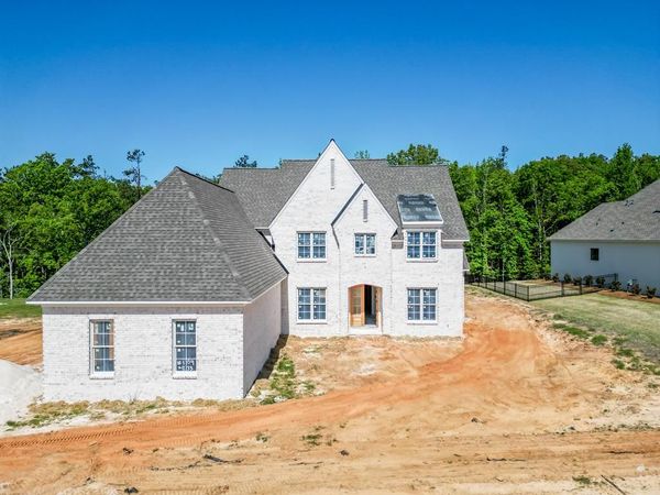 833 Mccleary Dr., Oxford, MS 38655