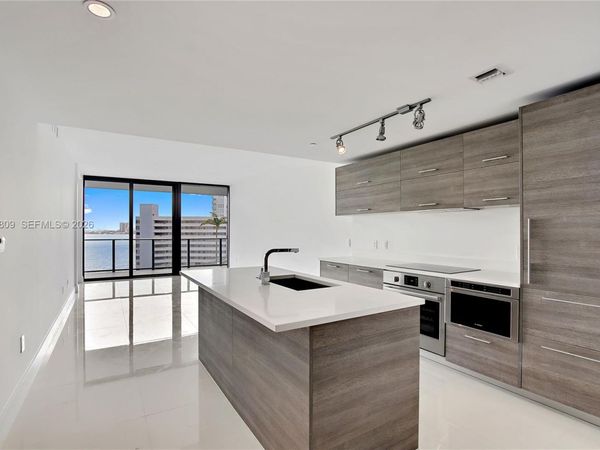 650 NE 32th St , Unit 706, Miami, FL 33137