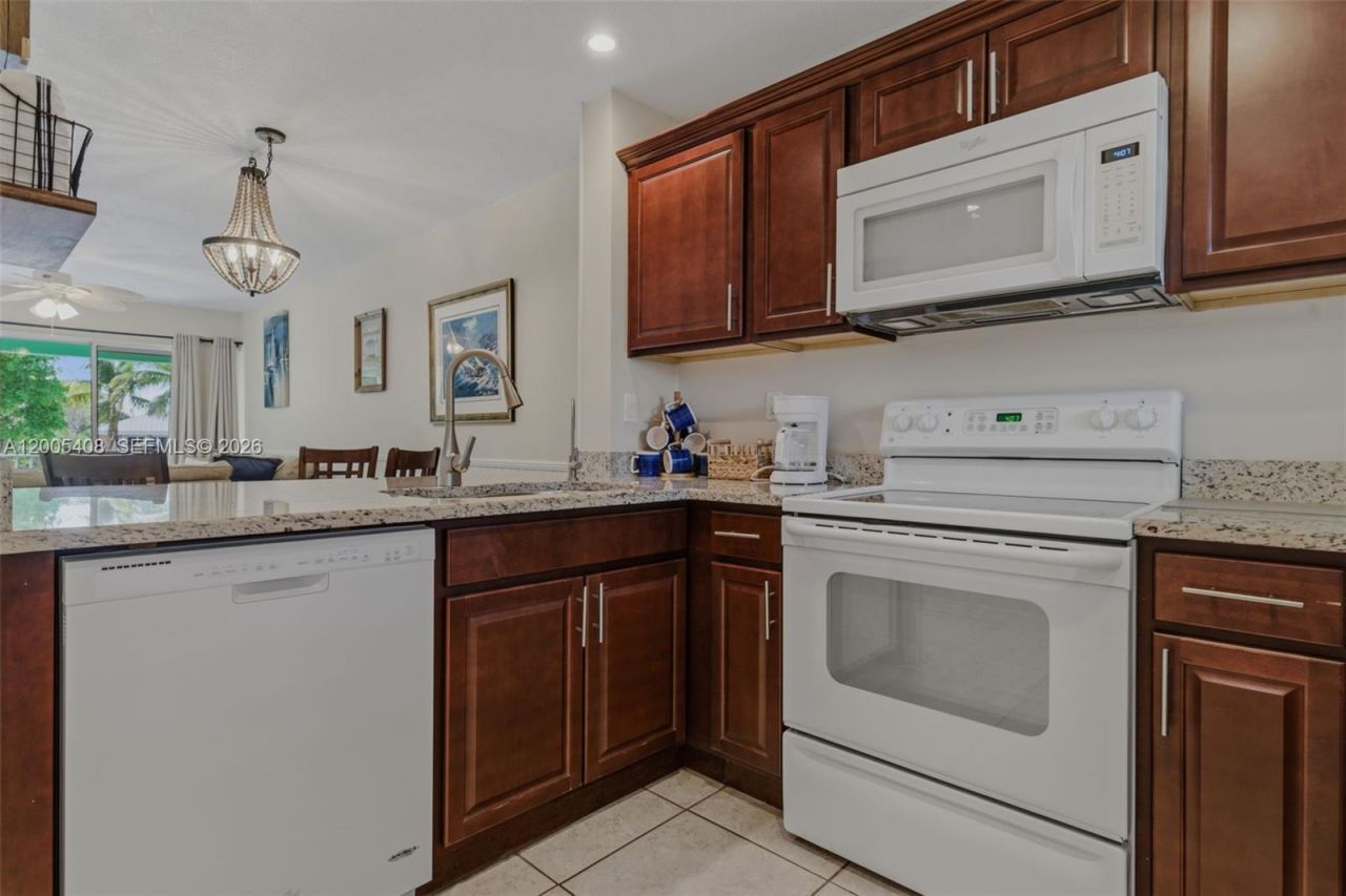 98282 Windward Ave , Unit 2, Key Largo, FL 33037 Photo