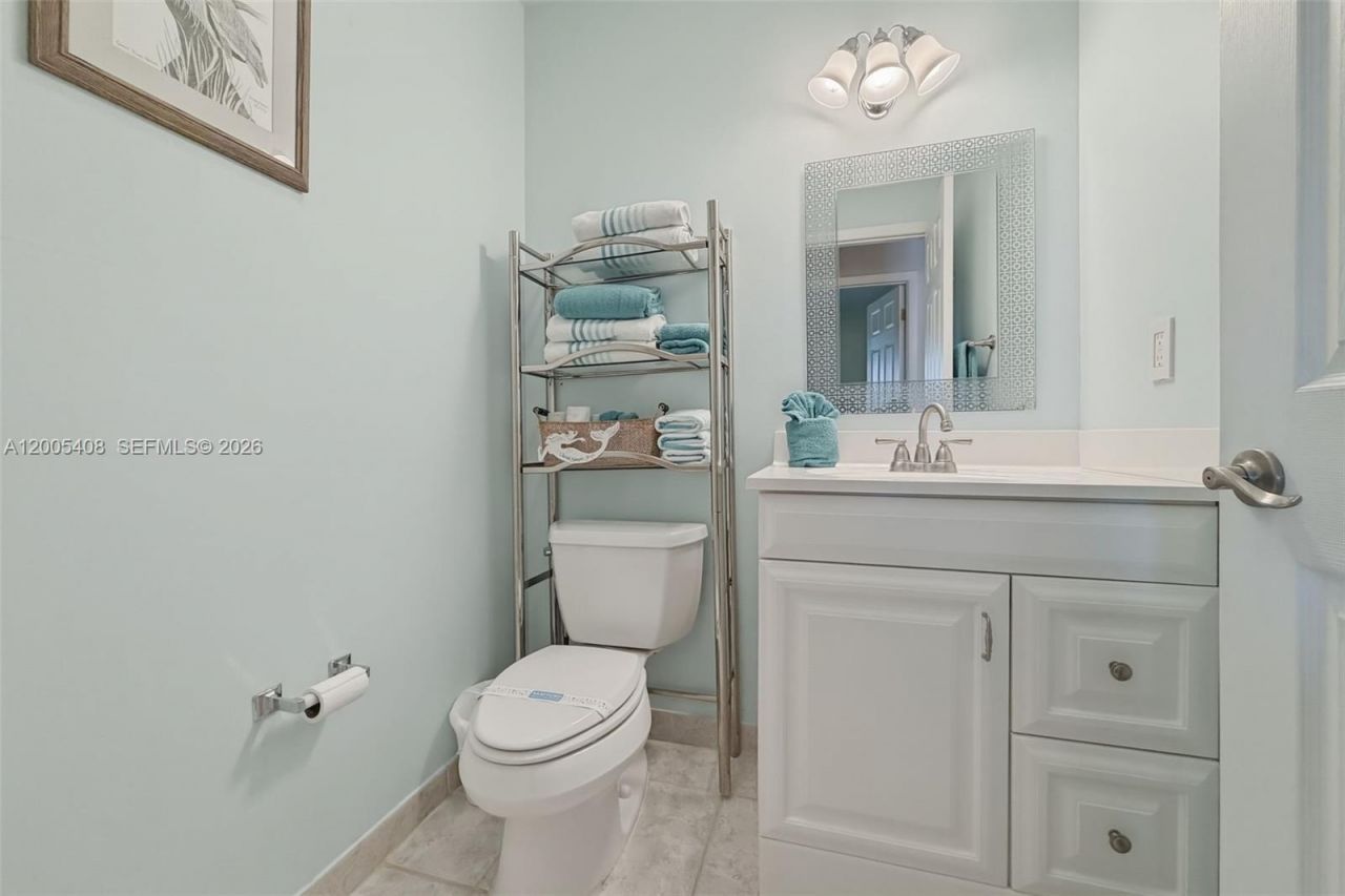 98282 Windward Ave , Unit 2, Key Largo, FL 33037 Photo