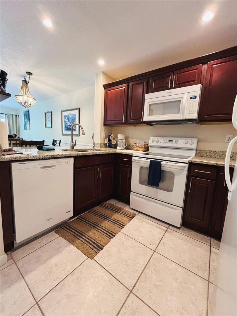 98282 Windward Ave , Unit 2, Key Largo, FL 33037 Photo