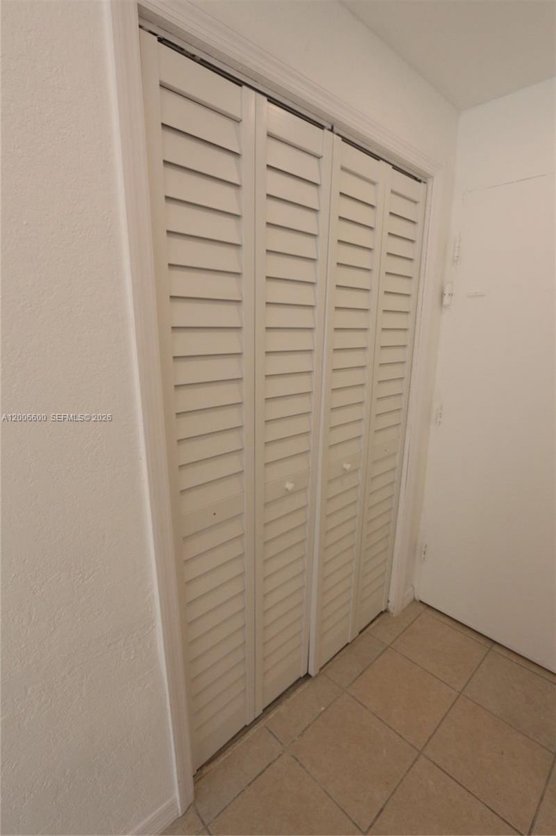 4550 NW 9th St , Unit 305E, Miami, FL 33126 Photo