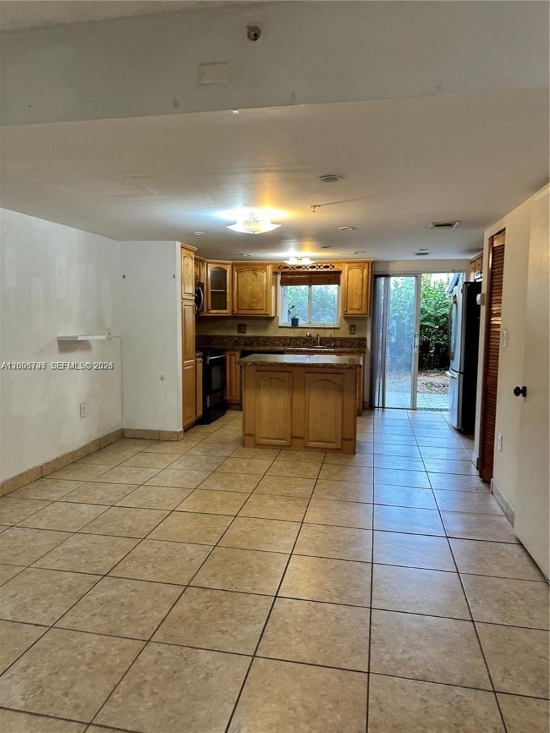 551 NW 82nd Ave, Unit 502, Miami, FL 33126 Photo