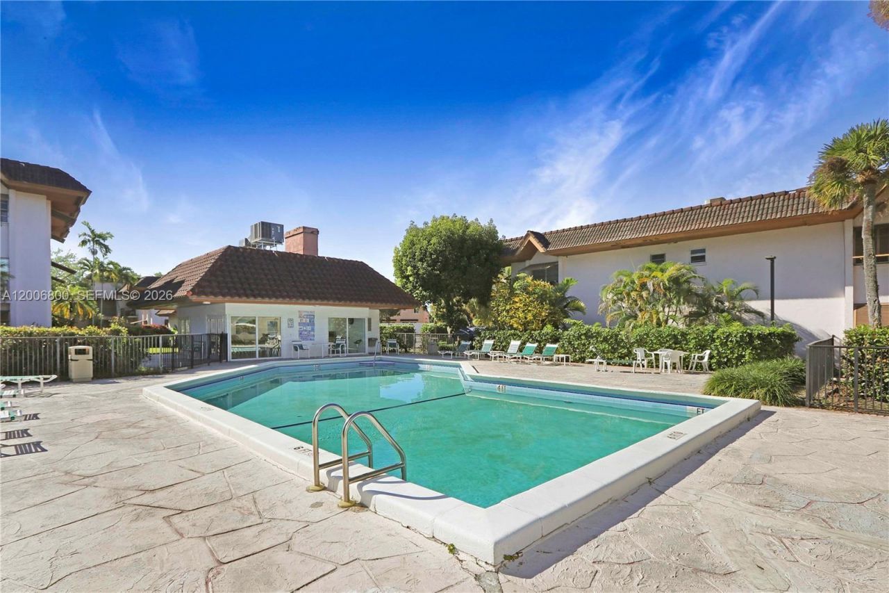 9394 SW 77th Ave , Unit F4, Miami, FL 33156 Photo