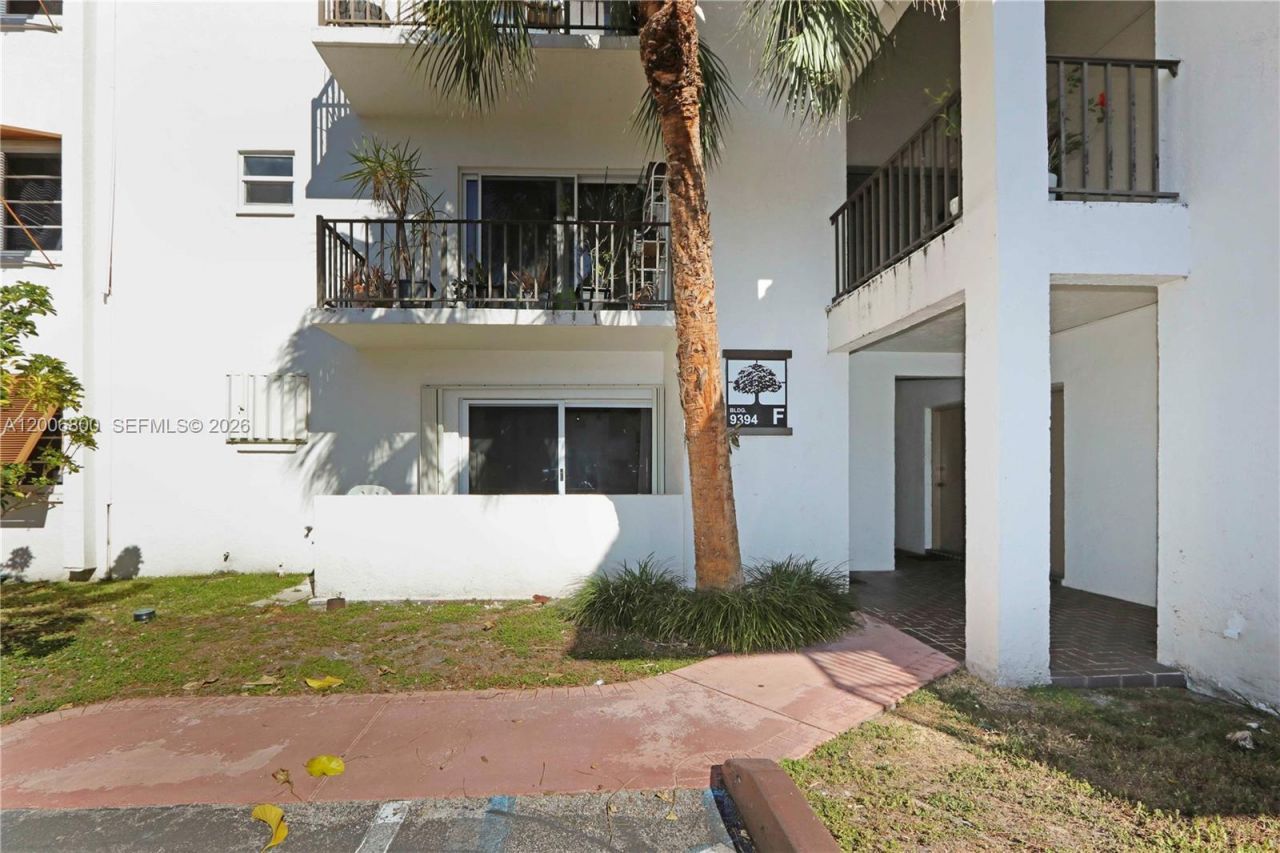 9394 SW 77th Ave , Unit F4, Miami, FL 33156 Photo
