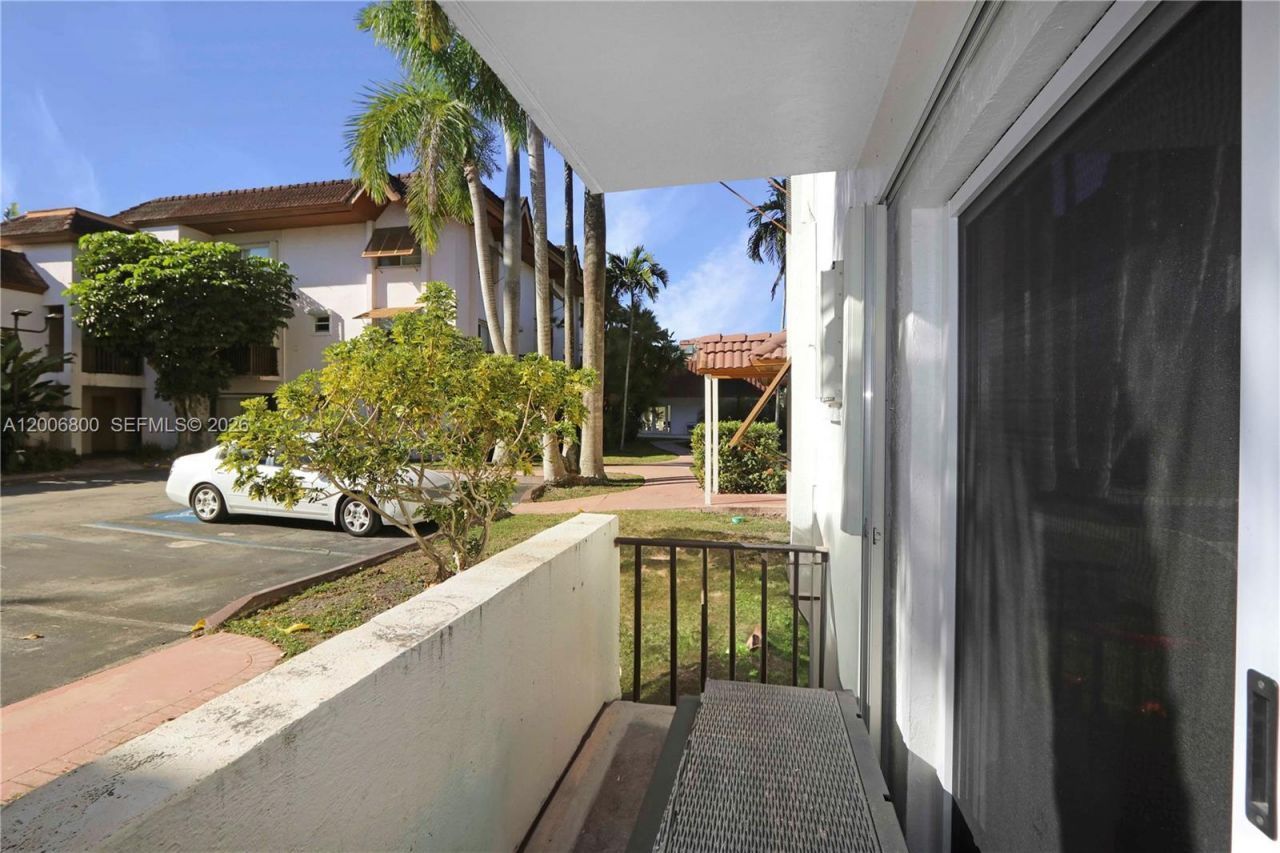 9394 SW 77th Ave , Unit F4, Miami, FL 33156 Photo