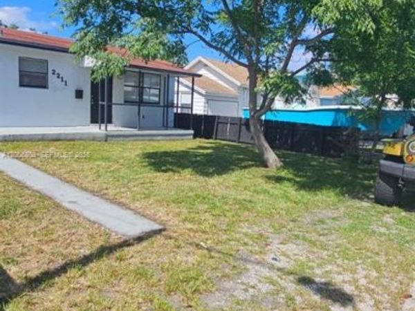 2211 Cleveland St , Hollywood, FL 33020