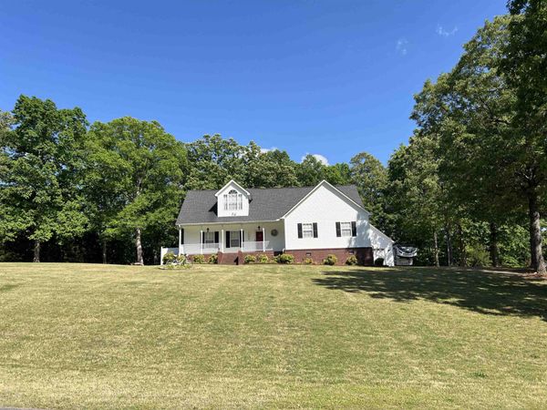 500 Plantation Dr, Killen, AL 35645