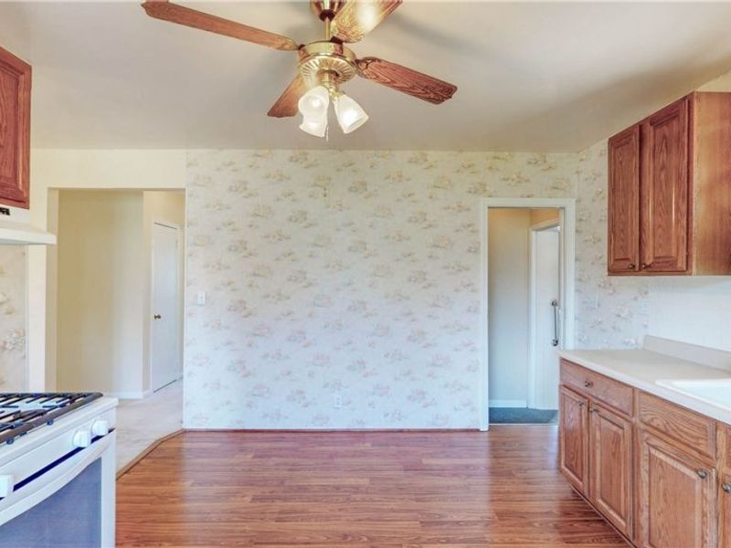 9298 York Road , North Royalton, OH 44133 Photo 4