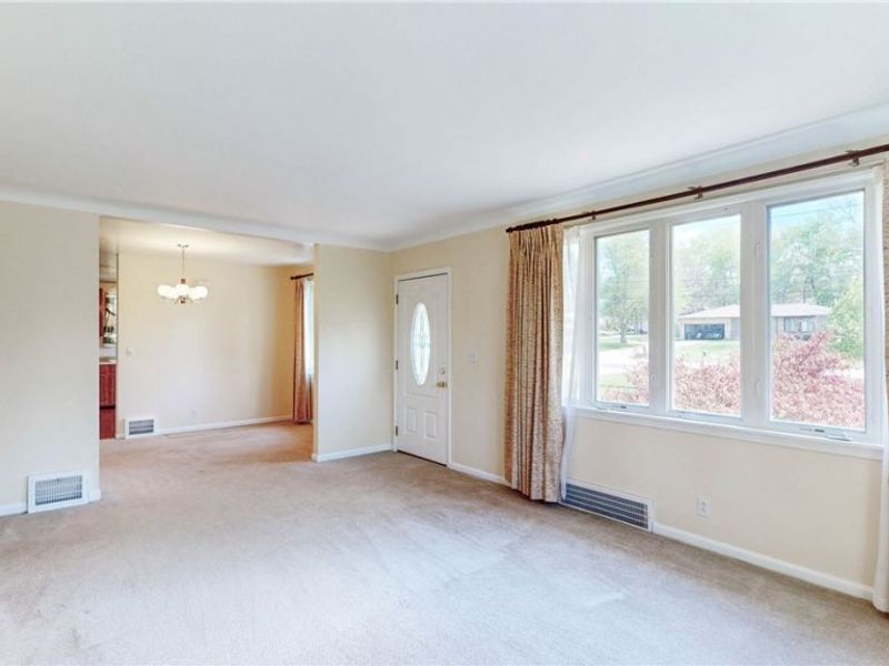 9298 York Road , North Royalton, OH 44133 Photo 7