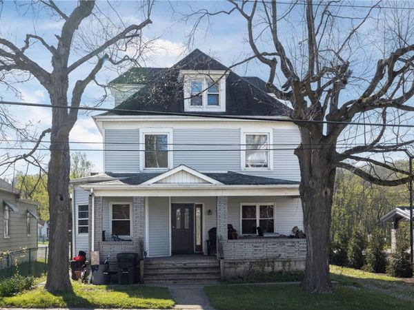 524 W Pike St, Meadowlands, PA 15347