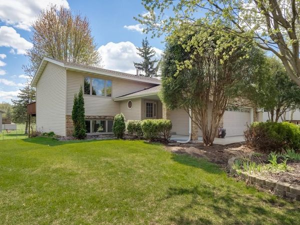 879 Westview Court, Shoreview, MN 55126