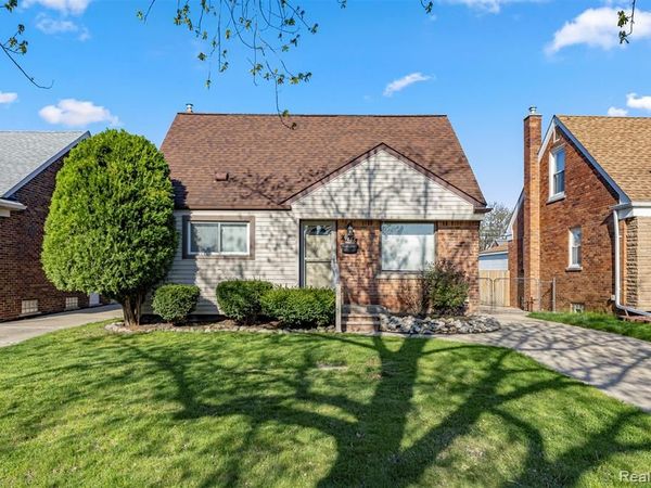 9896 Park Avenue , Allen Park, MI 48101