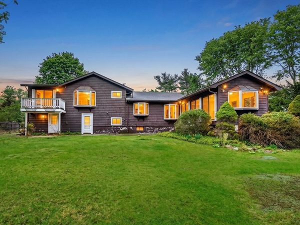 34 Morningside Ln, Lincoln, MA 01773