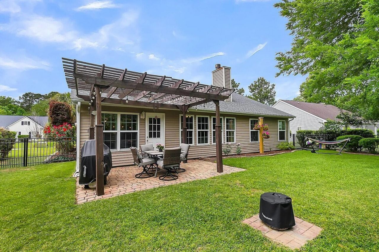 1366 Sassafrass Circle Photo 23