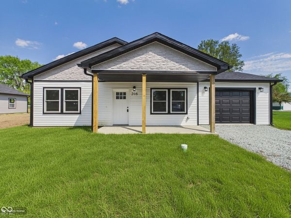 208 S Woodworth Avenue, Frankton, IN 46044