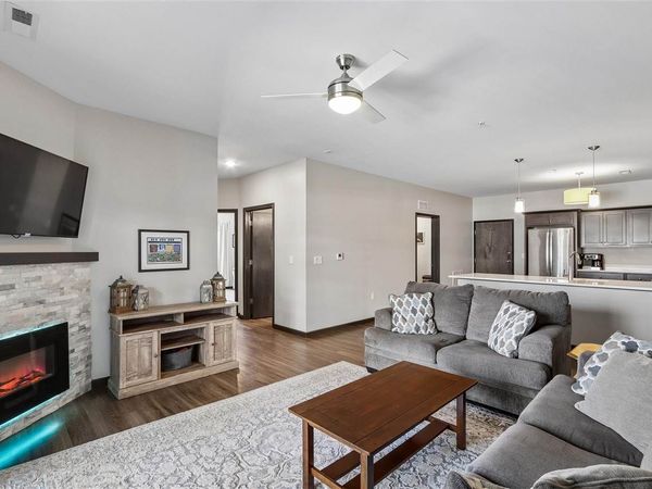2869 Spring Rose Cir, Unit 202, Coralville, IA 52241